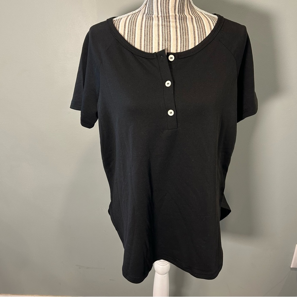 Automet Classic Black Short-Sleeve Henley Top - Women's L
